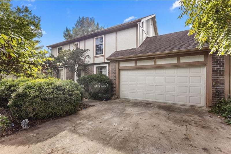 12461 154th Ter, Overland Park, KS 66221