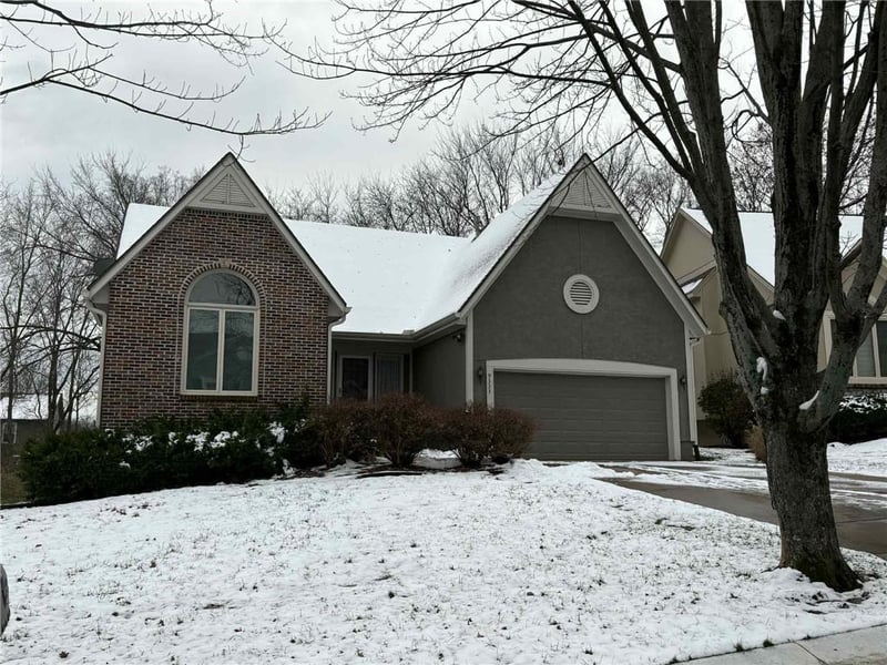 9333 125th St, Overland Park, KS 66213