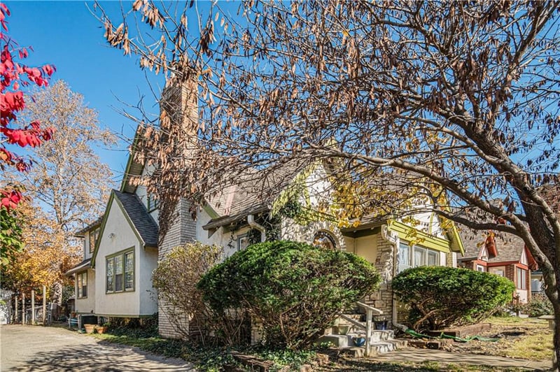 408 70th Ter, Kansas City, MO 64131