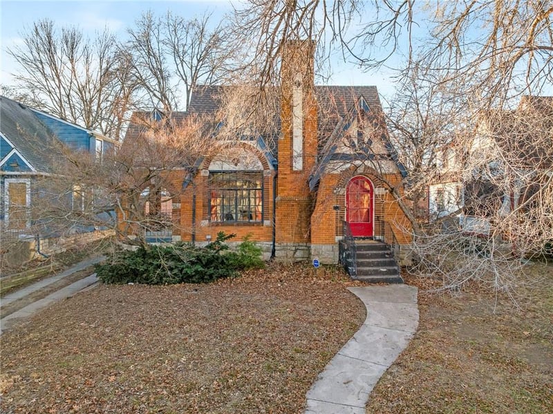 7404 Walnut St, Kansas City, MO 64114