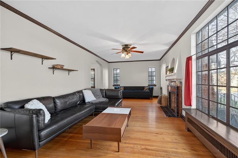 7404 Walnut St, Kansas City, MO 64114