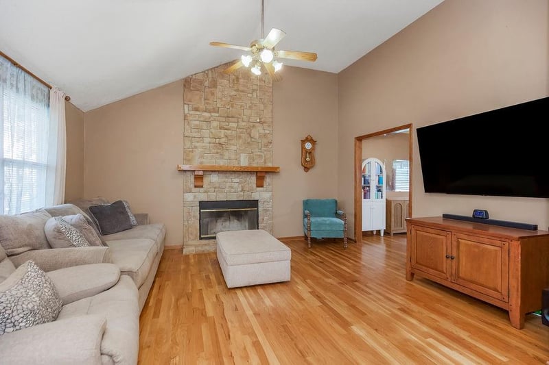 1924 62nd Ter, Kansas City, MO 64151