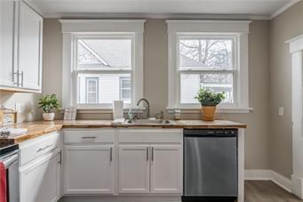 2912 Lafayette St, St Joseph, MO 64507
