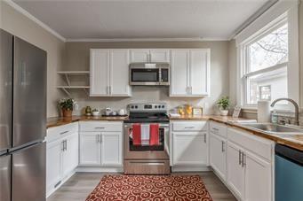 2912 Lafayette St, St Joseph, MO 64507