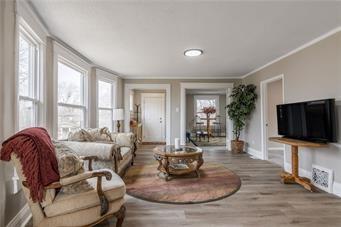 2912 Lafayette St, St Joseph, MO 64507
