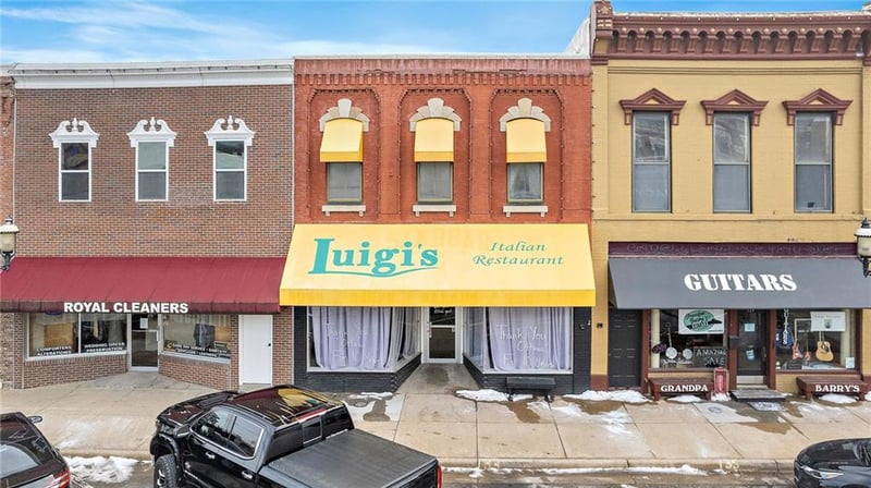 127 Main St, Ottawa, KS 66067