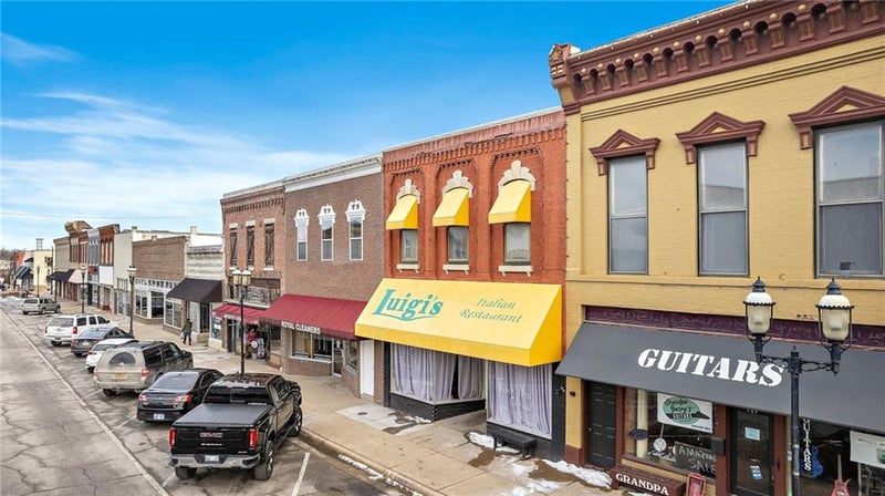 127 Main St, Ottawa, KS 66067