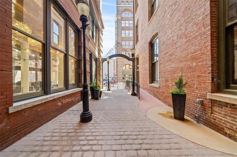 308 8th St #712, Kansas City, MO 64105