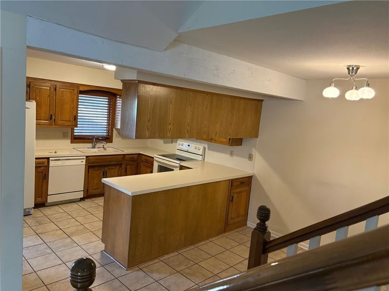 10826 W 115 Pl, Overland Park, KS 66210