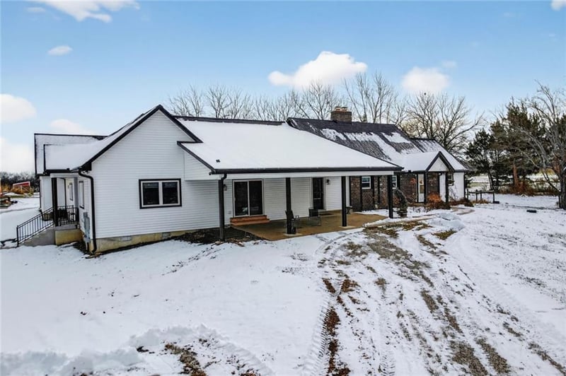20915 S Moonlight Rd, Gardner, KS 66030
