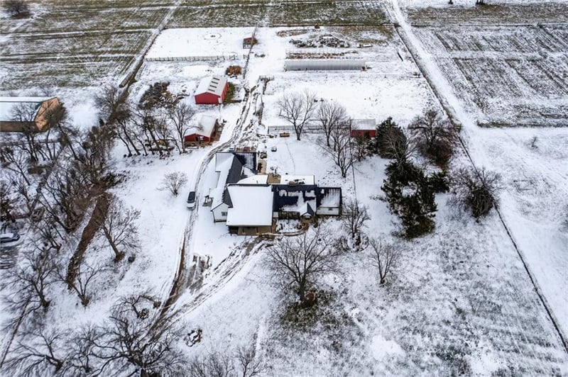 20915 S Moonlight Rd, Gardner, KS 66030