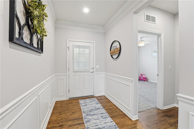 1021 Cheshire Dr, Lee's Summit, MO 64083