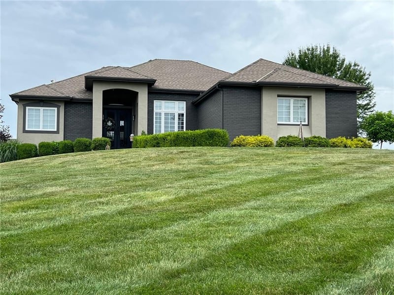 14822 Reynolds Rd, Liberty, MO 64068
