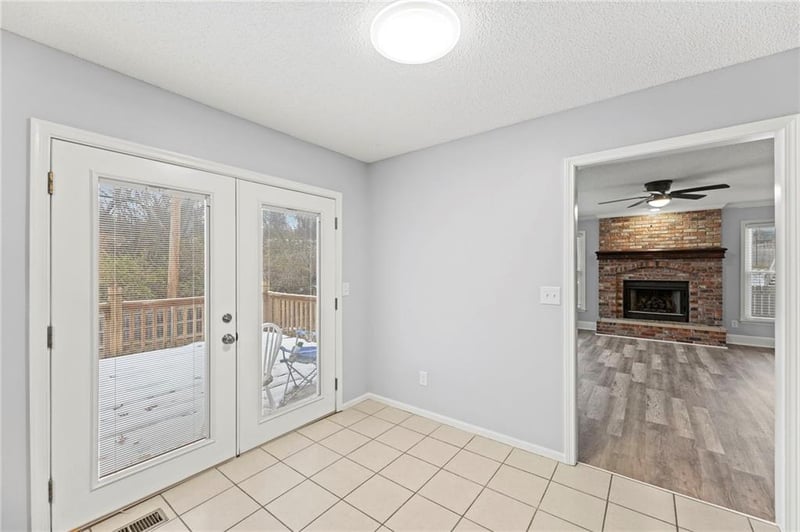 3715 Kimstin Cir, Blue Springs, MO 64015
