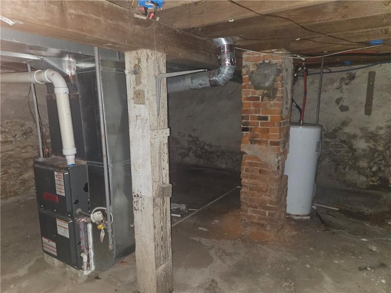 1605 37th St, Kansas City, MO 64109