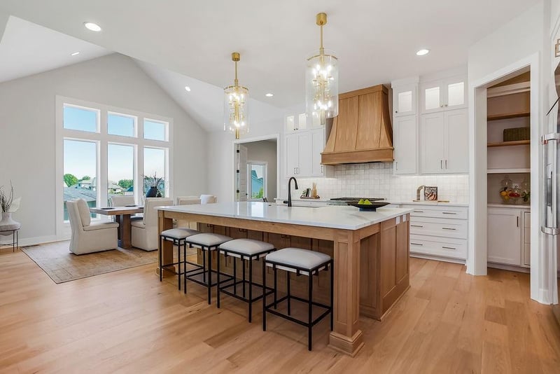 17404 Bluejacket St, Overland Park, KS 66221
