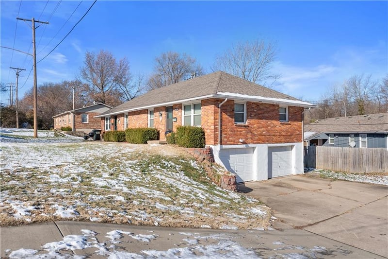 13598 39th & 13600 Ct, Independence, MO 64055