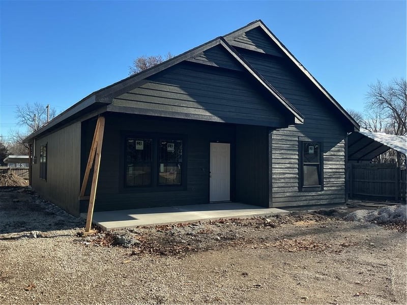 707 Sycamore St, Ottawa, KS 66067