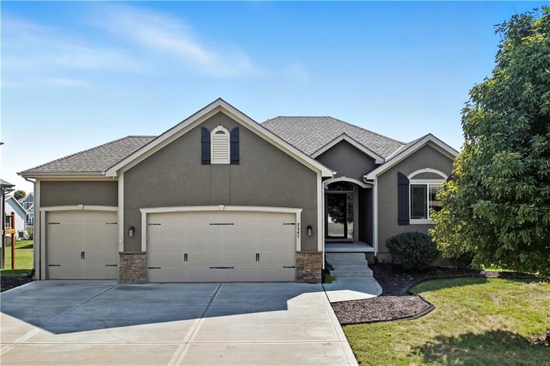 2341 River Trail Rd, Lee's Summit, MO 64082