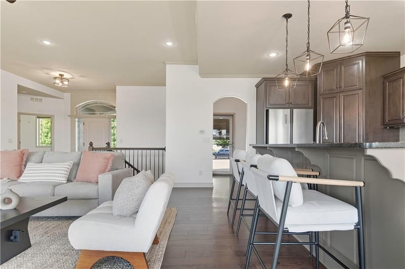 2341 River Trail Rd, Lee's Summit, MO 64082