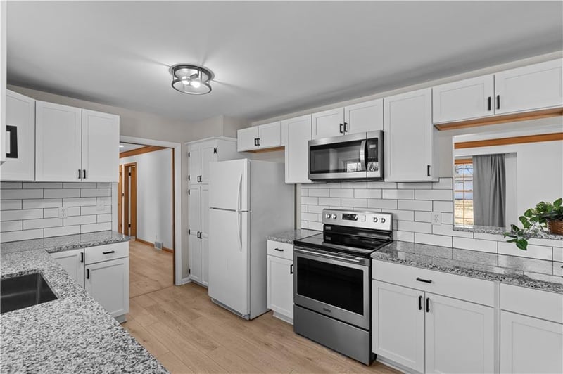 17504 E R D Mize Rd, Independence, MO 64057