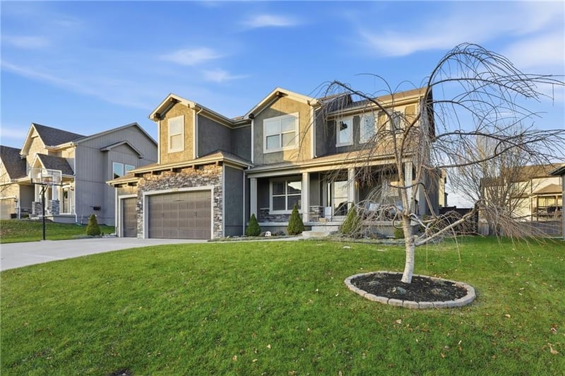 2410 111th Ter, Kansas City, MO 64155