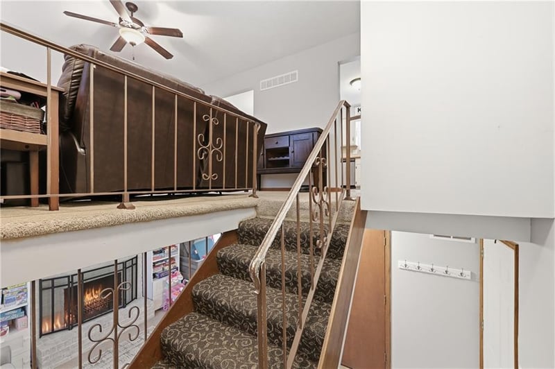 2608 Pembroke Ct, Blue Springs, MO 64015