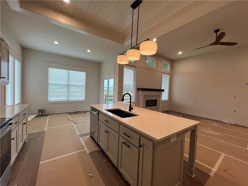 16928 Brentwood St, Olathe, KS 66062