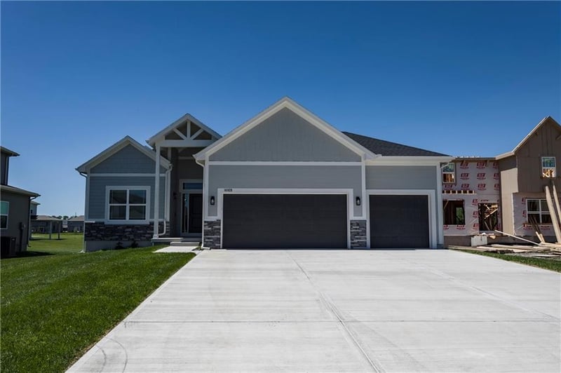 16928 Brentwood St, Olathe, KS 66062