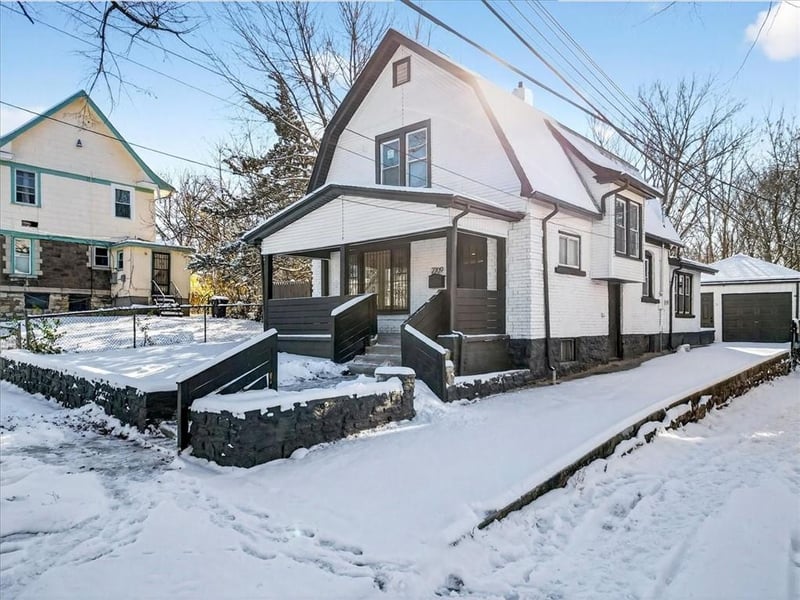 2709 25th St, Kansas City, MO 64127