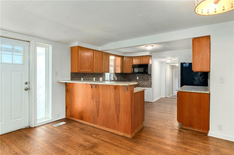 5944 Eugene Field Rd, Kansas City, MO 64119