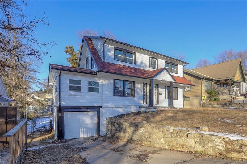 9504 13th St, Independence, MO 64052