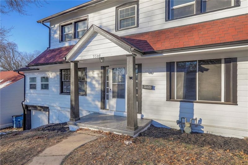 9504 13th St, Independence, MO 64052