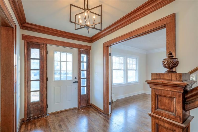 9504 13th St, Independence, MO 64052