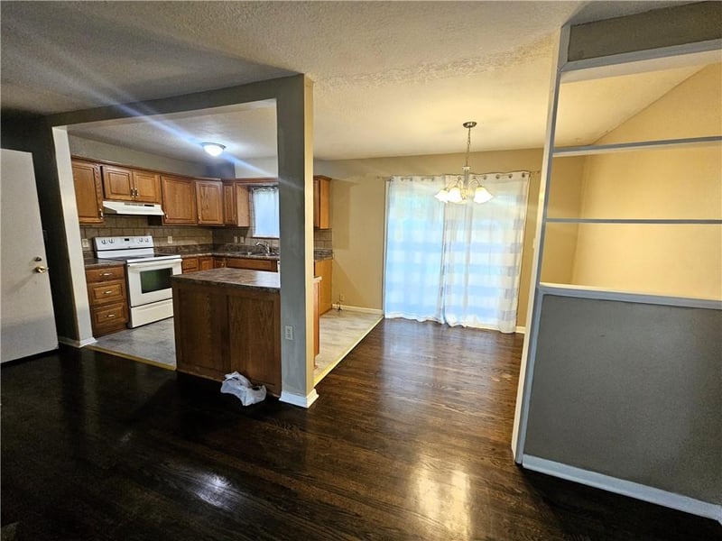 20802 13th Ter, Independence, MO 64057