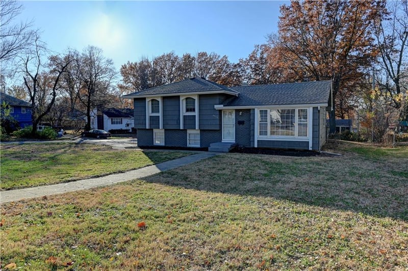 9916 Blue Ridge Blvd, Kansas City, MO 64134