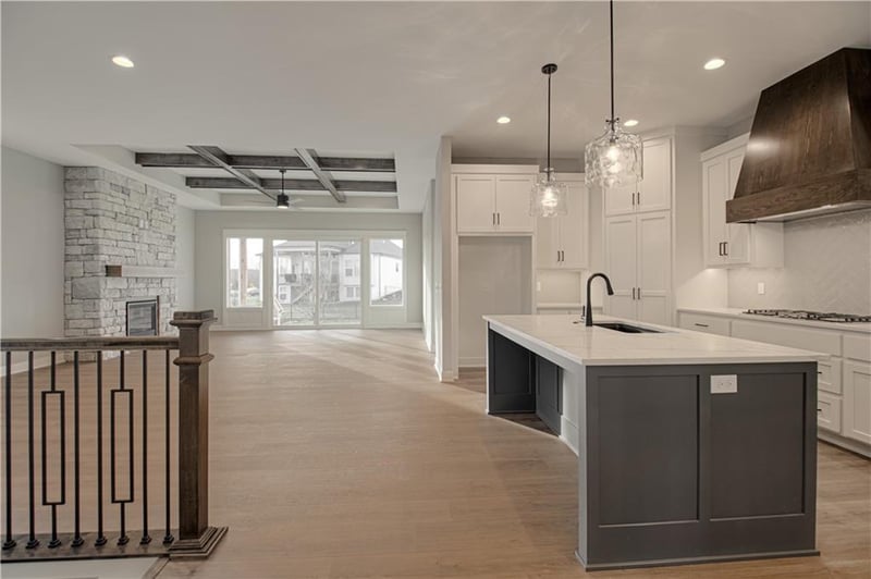 4624 SW Robinson Dr, Lee's Summit, MO 64083