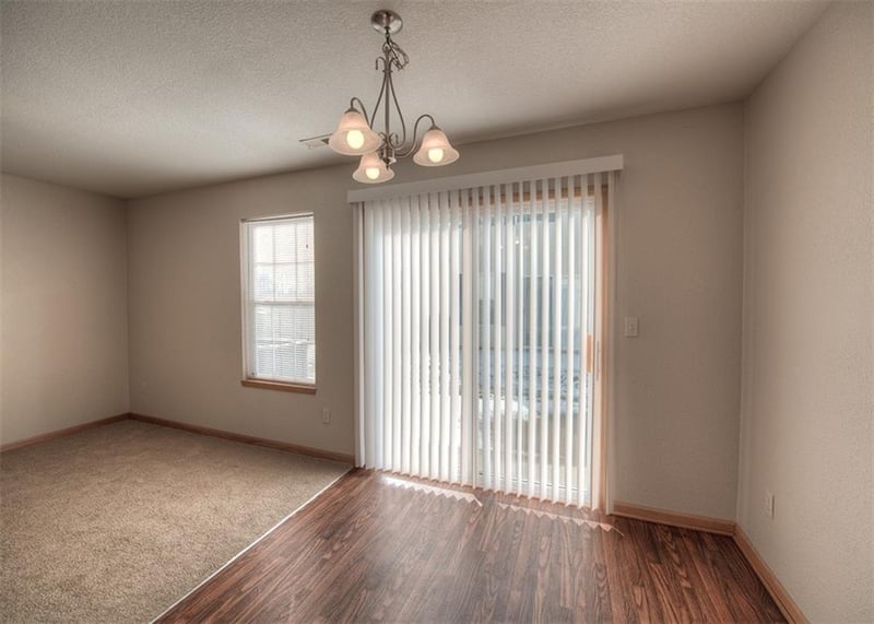 273-277 Adams Dairy Pw, Blue Springs, MO 64014