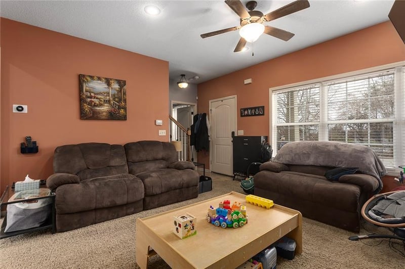 1857 Praun Ln, Kansas City, KS 66102