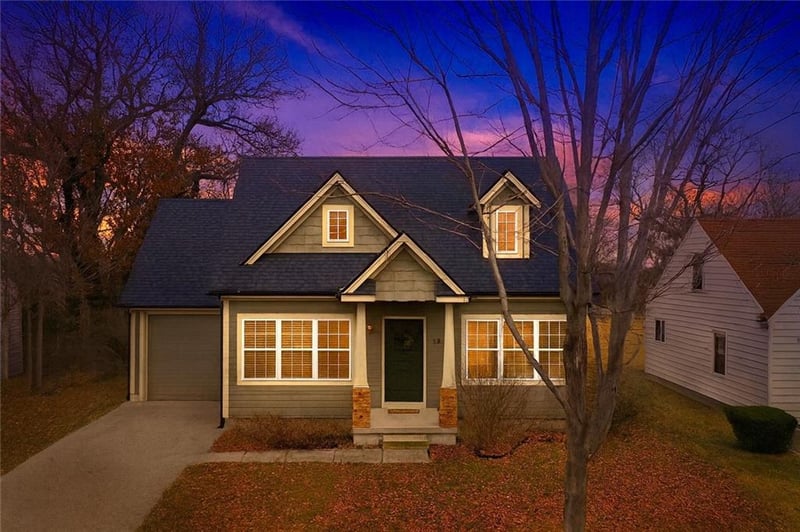 1857 Praun Ln, Kansas City, KS 66102