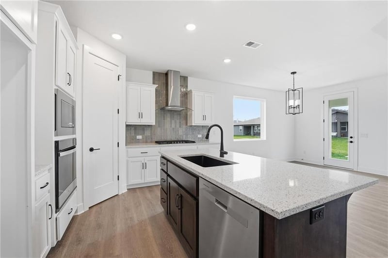 1701 105th Ter, Kansas City, MO 64155