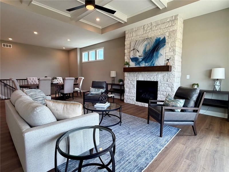 4628 SW Robinson Dr, Lee's Summit, MO 64083