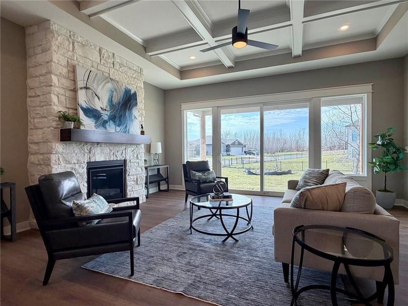 4628 SW Robinson Dr, Lee's Summit, MO 64083