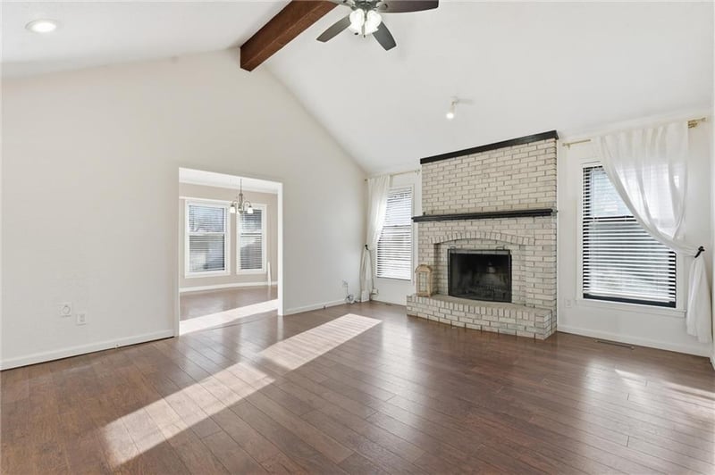 410 Corsicana St, Lee's Summit, MO 64086