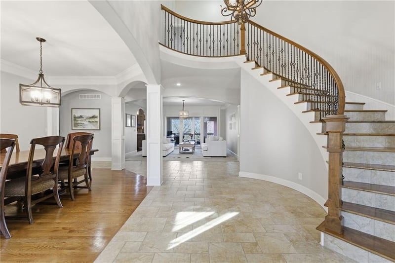 1729 NE Woodland Shores Ct, Lee's Summit, MO 64086