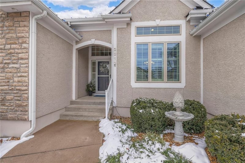 2313 Sweet Water Dr, Lee's Summit, MO 64086