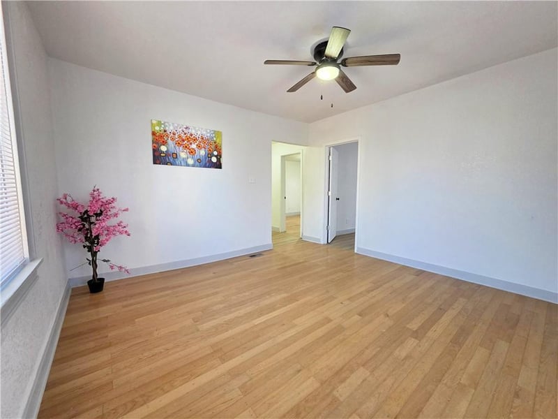 1202 Sacramento St, St Joseph, MO 64503