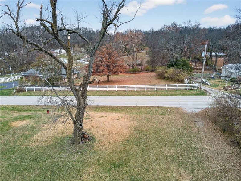 4924 Linden Rd, Kansas City, MO 64151