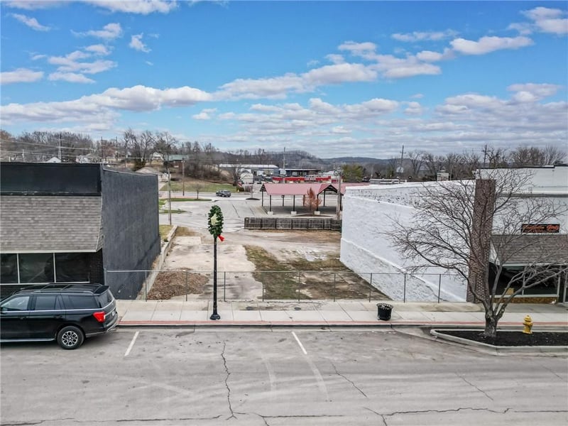 00000 Oak St, Bonner Springs, KS 66012