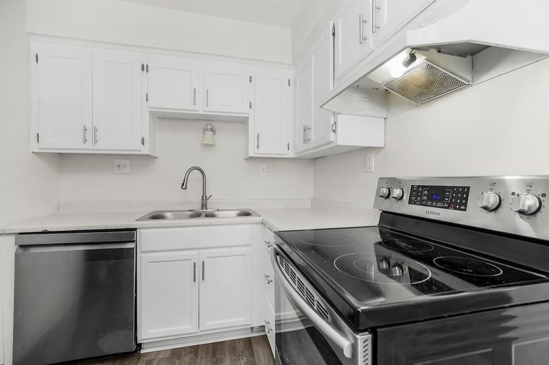 2915 77th Ter, Kansas City, MO 64132